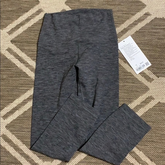 lululemon athletica Pants - NEW Lululemon Heather Black Align Crop 21”, Sz 4